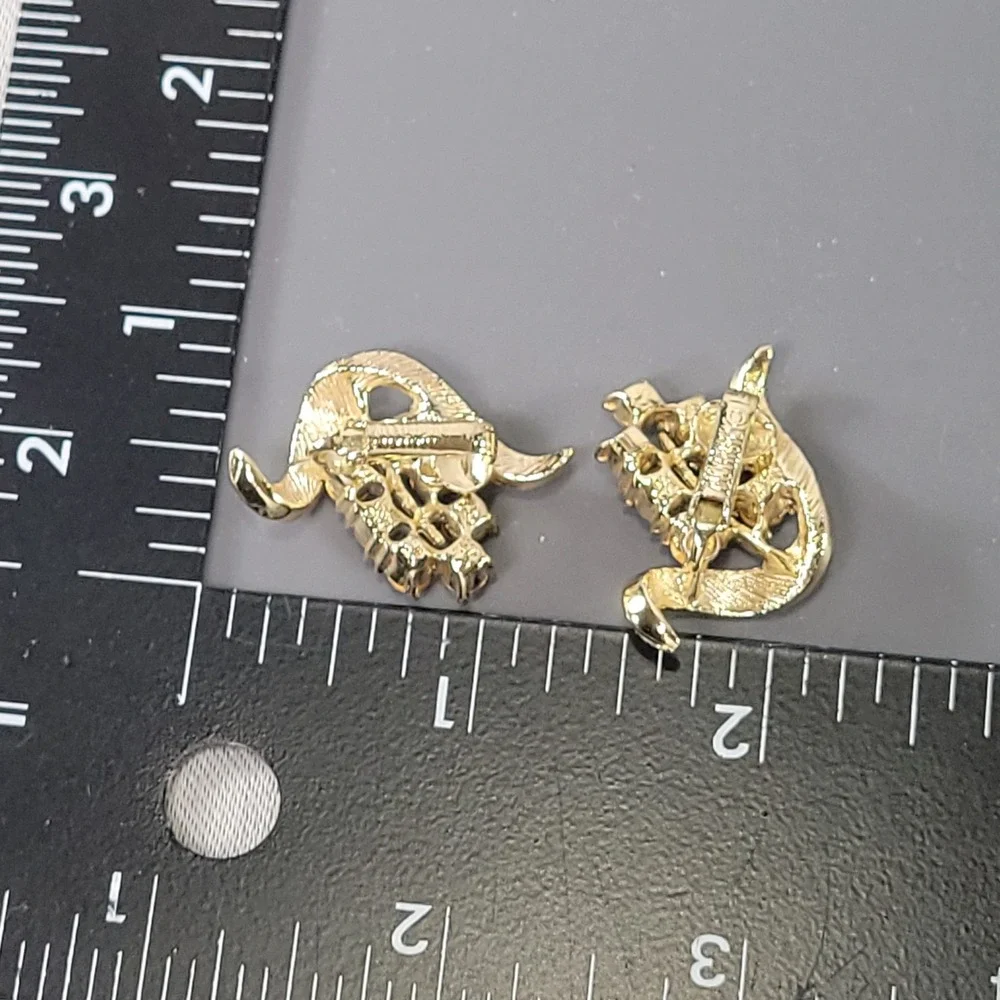 Sarah Coventry Vintage Gold Tone Rhinestone Corn Brooch‎ and Clip Earring Set